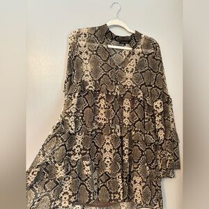flowy snakeskin print long sleeve dress size S